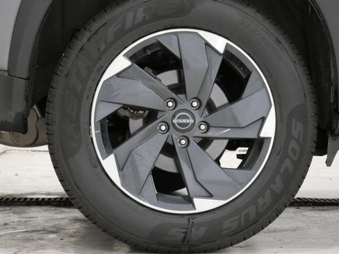 Used 2024 Nissan Rogue SV AWD/4WD image 9
