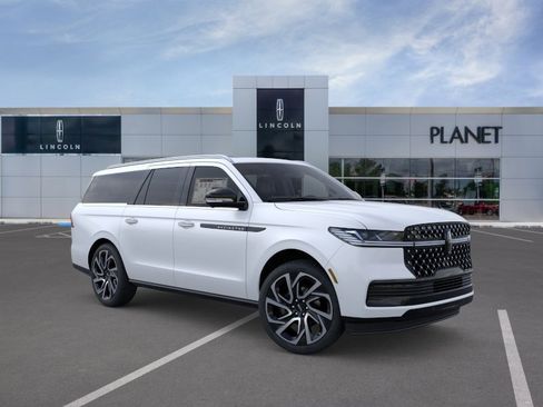 New 2026 Lincoln Navigator L Black Label AWD/4WD image 7