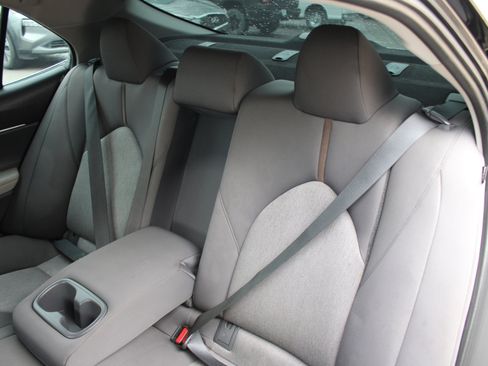 Used 2020 Toyota Camry LE image 16