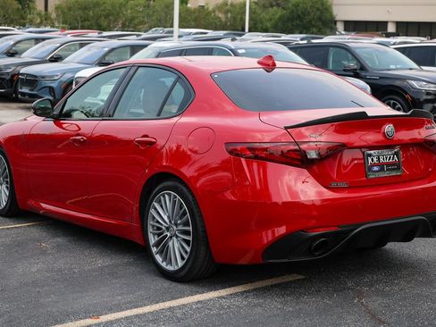 Used 2020 Alfa Romeo Giulia w/ Quick Order Package 22K Sport RWD image 12
