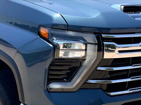 Used 2024 Chevrolet Silverado 2500 LTZ w/ LTZ Texas Edition AWD/4WD image 27