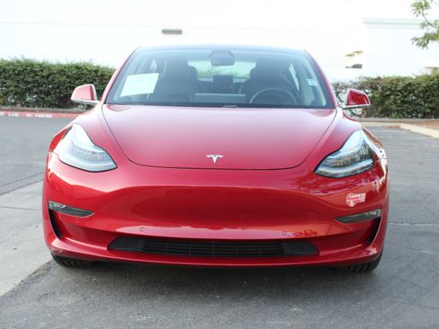 Used 2018 Tesla Model 3 Long Range image 3