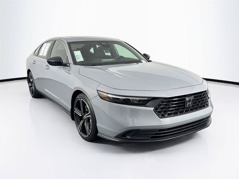 Used 2025 Honda Accord Sport image 9