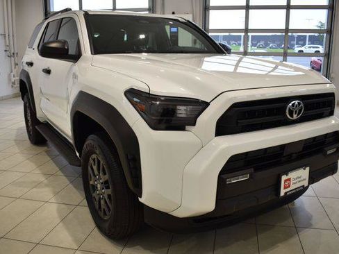 Certified 2025 Toyota 4Runner SR5 AWD/4WD image 1