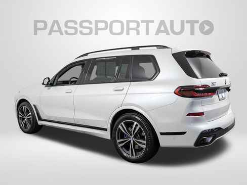 Used 2024 BMW X7 xDrive40i w/ Executive Package image 3