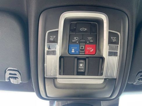 Used 2023 RAM 1500 Laramie AWD/4WD image 23