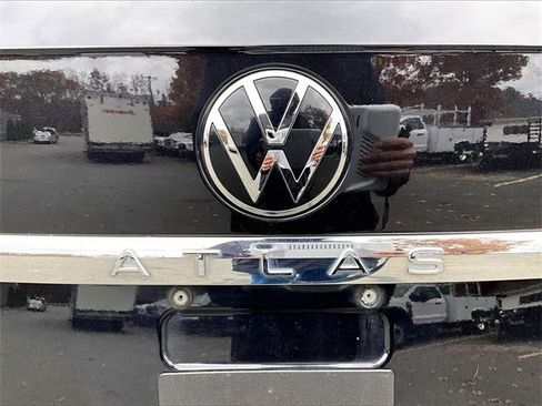 Used 2022 Volkswagen Atlas SE w/ Panoramic Sunroof Package image 8