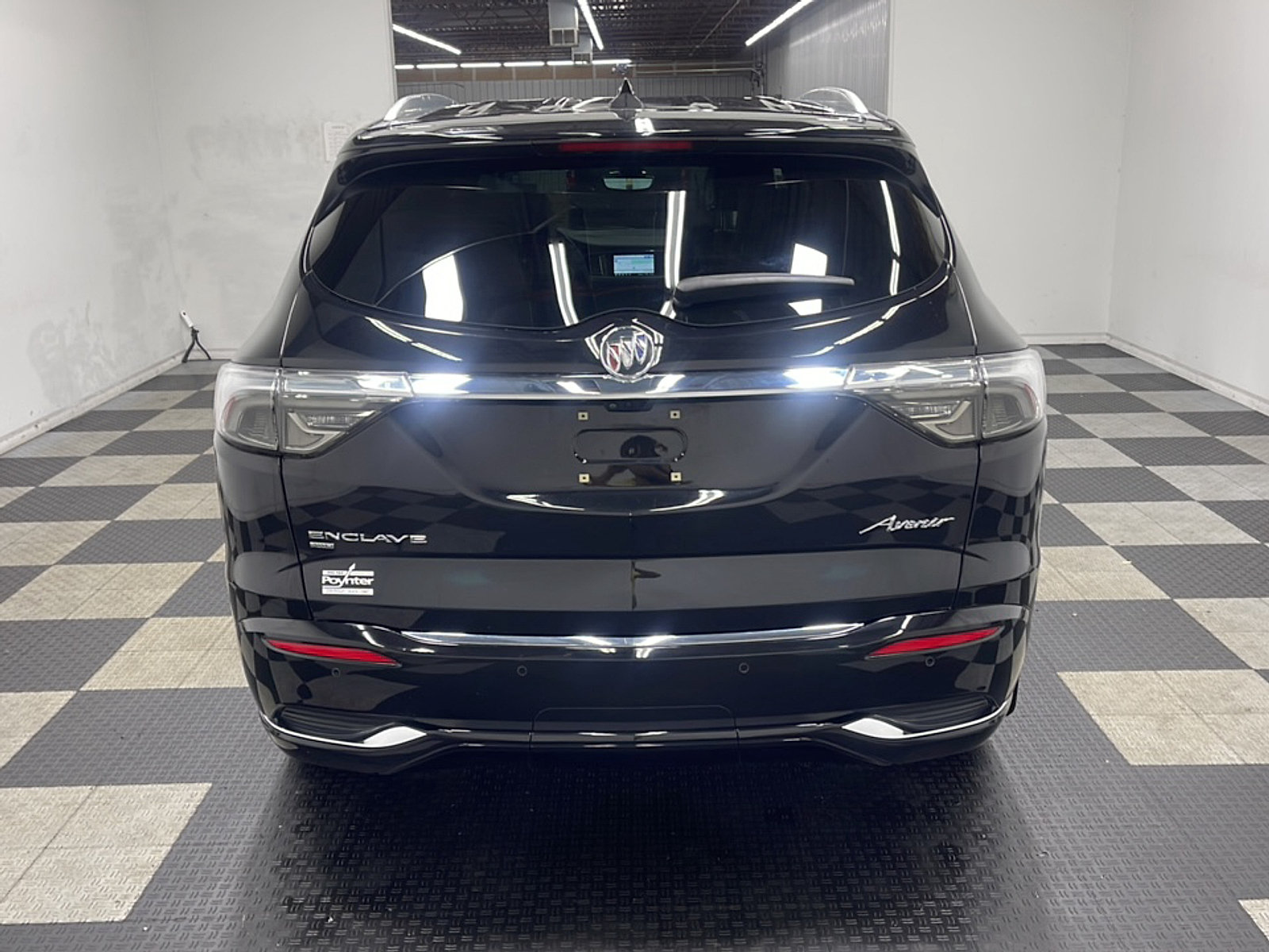 Used 2024 Buick Enclave Avenir AWD/4WD image 17