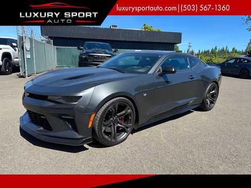 Used 2018 Chevrolet Camaro SS RWD image 1