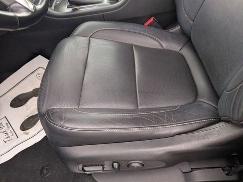 Used 2019 GMC Acadia SLT w/ Black Edition image 23