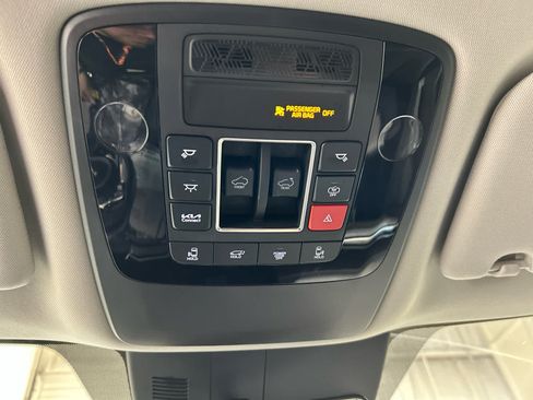 Used 2026 Kia Carnival SX FWD image 7