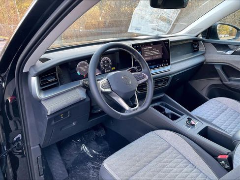 New 2026 Volkswagen Tiguan S image 9