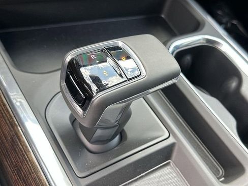 New 2026 GMC Sierra 1500 Elevation w/ LPO, Elevation Black Package image 13