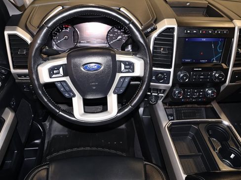 Certified 2021 Ford F250 Lariat image 22