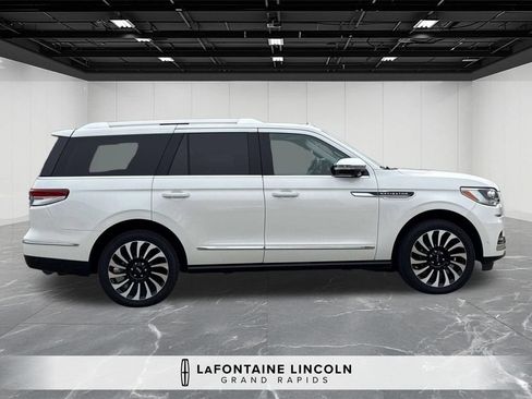 Certified 2024 Lincoln Navigator Black Label AWD/4WD image 6