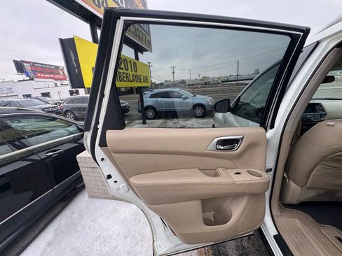 Used 2015 Nissan Pathfinder SV AWD/4WD image 14