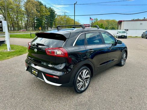 Used 2018 Kia Niro Touring FWD image 8