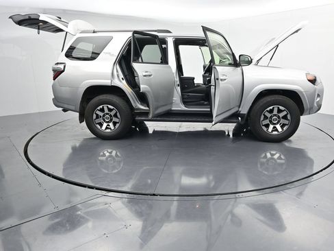 Used 2021 Toyota 4Runner TRD Off-Road AWD/4WD image 27