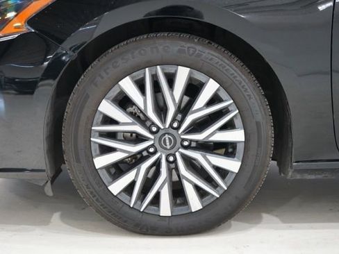 Used 2023 Nissan Altima 2.5 SV image 11