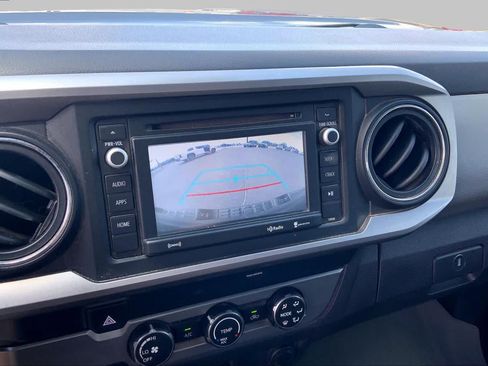 Used 2019 Toyota Tacoma SR5 RWD image 27