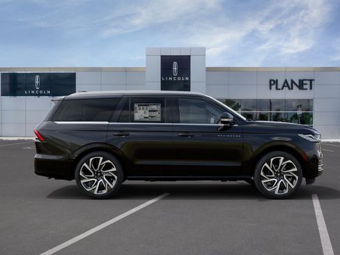 New 2027 Lincoln Navigator Black Label AWD/4WD image 5