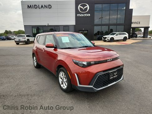 Used 2024 Kia Soul LX w/ Option Group 015 FWD image 1
