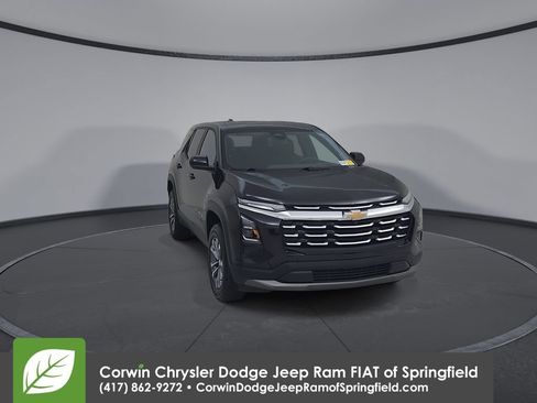 Used 2026 Chevrolet Equinox LT FWD image 4