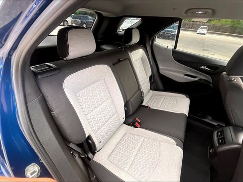 Used 2022 Chevrolet Equinox LS w/ LS Convenience Package FWD image 18