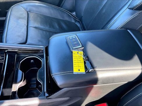 Used 2024 Jeep Grand Cherokee L Overland image 11