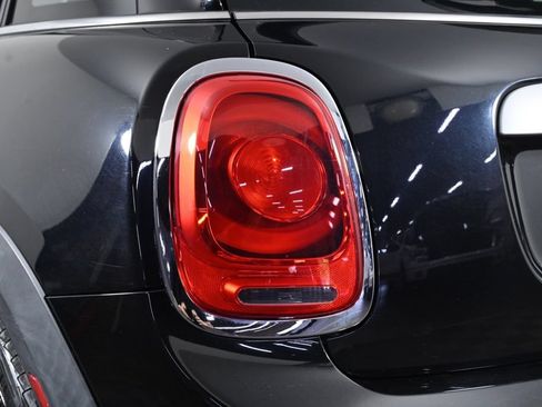 Used 2015 MINI Cooper 4-Door Hardtop FWD image 8