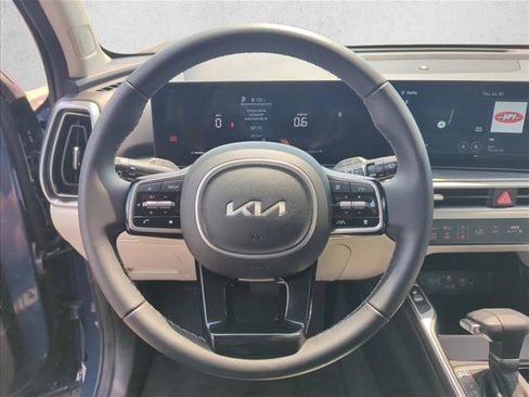 Used 2025 Kia Sorento S FWD image 13