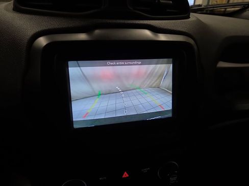 Used 2018 Jeep Renegade Trailhawk AWD/4WD image 24