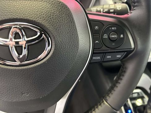 Certified 2025 Toyota Corolla SE FWD image 19