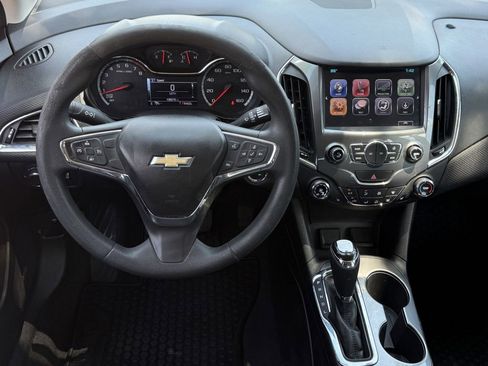Used 2017 Chevrolet Cruze LT w/ Sun And Sound Package FWD image 12