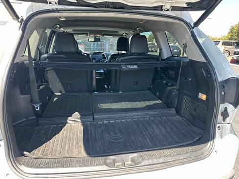 Used 2014 Toyota Highlander Limited FWD image 6