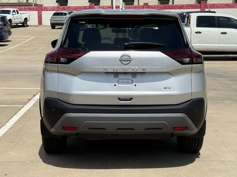 Used 2023 Nissan Rogue SV FWD image 5
