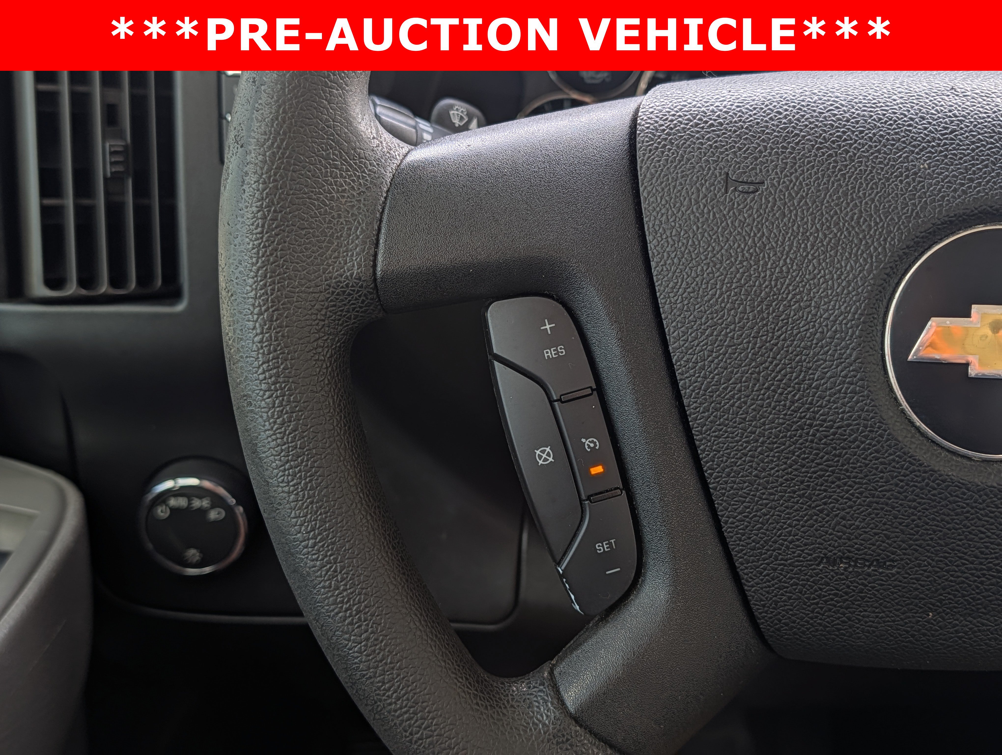 Used 2018 Chevrolet Express 2500 w/ Driver Convenience Package RWD image 22