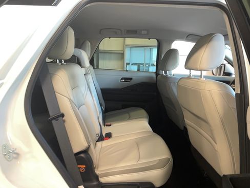 Used 2023 Nissan Pathfinder SL image 22