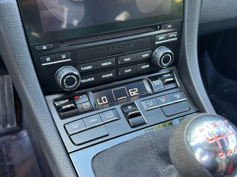 Used 2019 Porsche 911 Carrera image 39