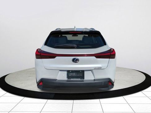Used 2021 Lexus UX 200 image 5