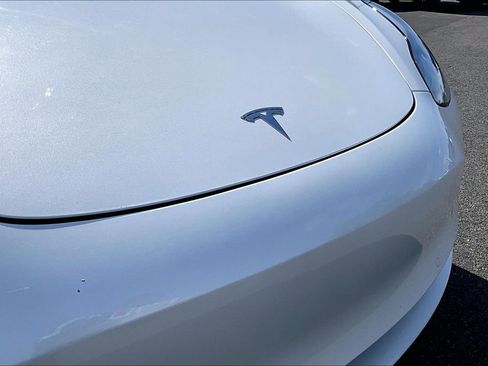 Used 2022 Tesla Model 3 Long Range AWD/4WD image 27
