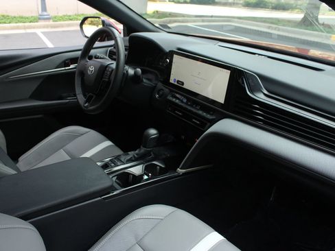 Used 2026 Toyota Camry SE w/ Multimedia Upgrade Package FWD image 26