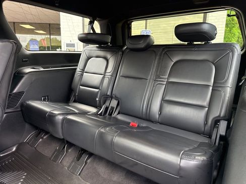 Used 2020 Lincoln Navigator L Reserve w/ Equipment Group 208A Reserve image 43