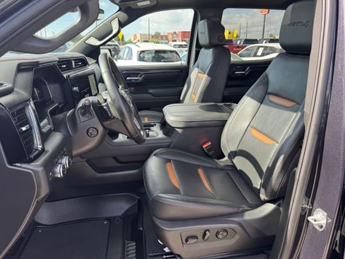 Used 2025 GMC Sierra 1500 AT4 w/ Technology Package AWD/4WD image 24
