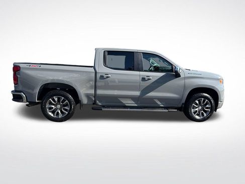 Used 2024 Chevrolet Silverado 1500 LT AWD/4WD image 7
