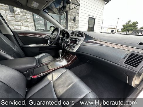 Used 2011 Toyota Avalon FWD image 23