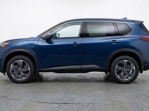 Used 2025 Nissan Rogue SV image 5