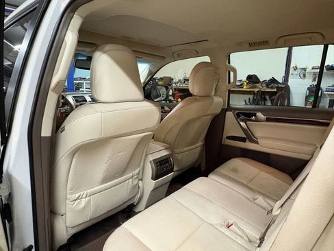 Used 2016 Lexus GX 460 w/ Premium Package image 30