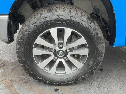 Used 2021 Toyota Tundra Limited w/ Limited Premium Package image 9