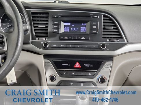 Used 2017 Hyundai Elantra SE w/ Cargo Package image 17